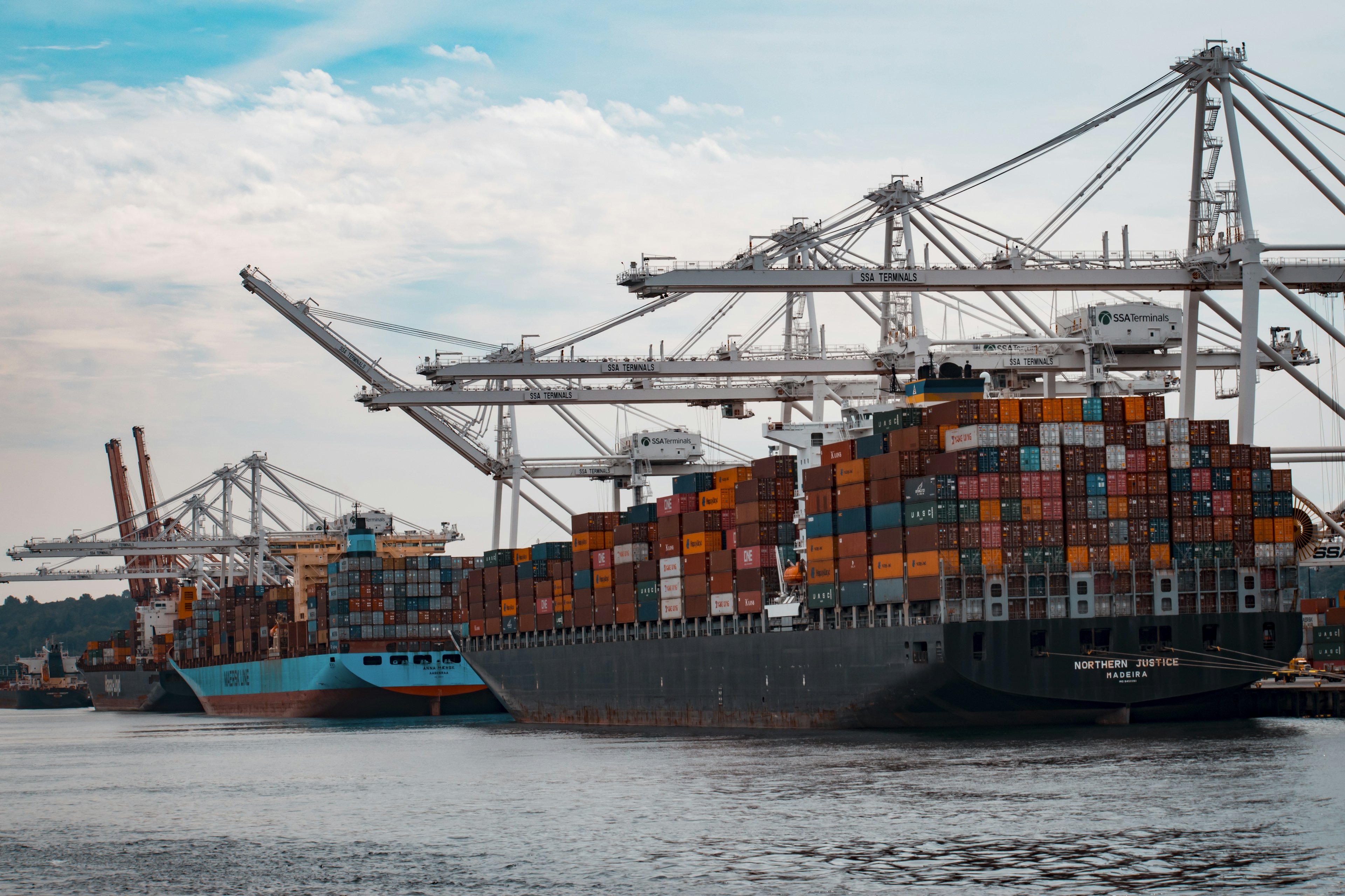 Cảng container Cát Lái tại Việt Nam